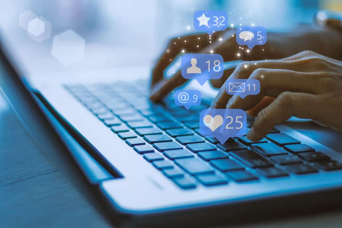 Bijzonder dagen in juni 2021 | Social Media day | inhakers interne communicatie